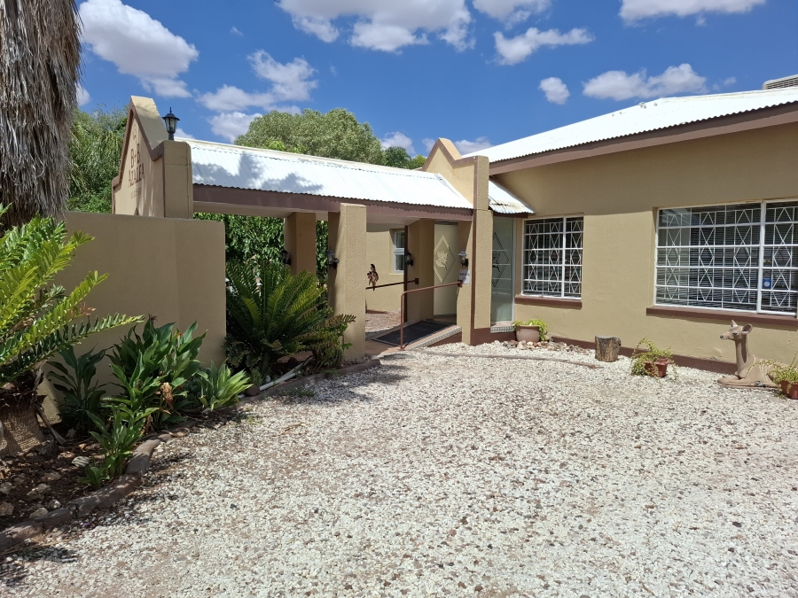 7 Bedroom Property for Sale in Middelpos Northern Cape